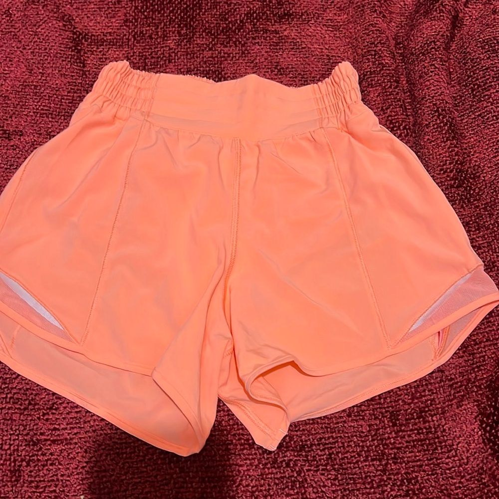 LULULEMON Hotty Hot Short